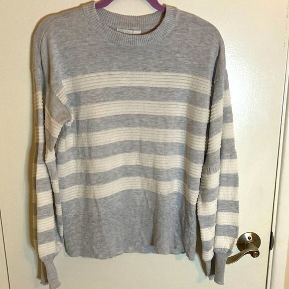 DESIGN HISTORY Charlotte Balloon Sleeve Pullover Size: XL - Picture 3 of 9